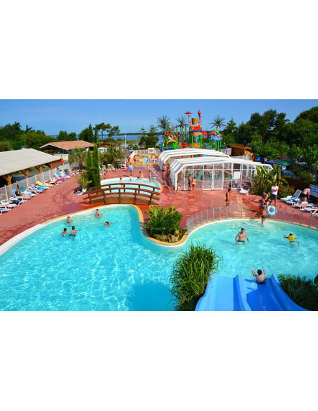 CAMPING LES PINS**** Périgord (APV)