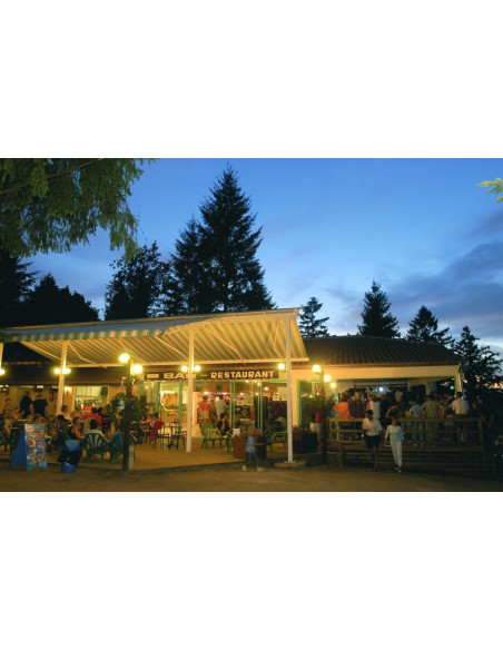 CAMPING LES PINS**** Périgord (APV)